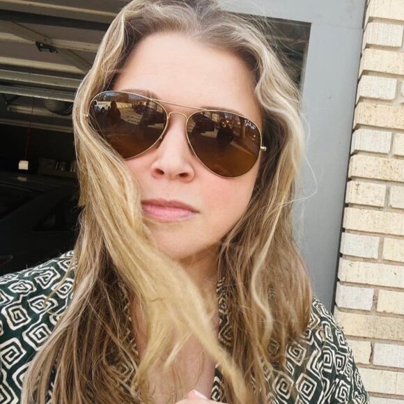 Meet your Posher, Kristin - Picture 1 of 1